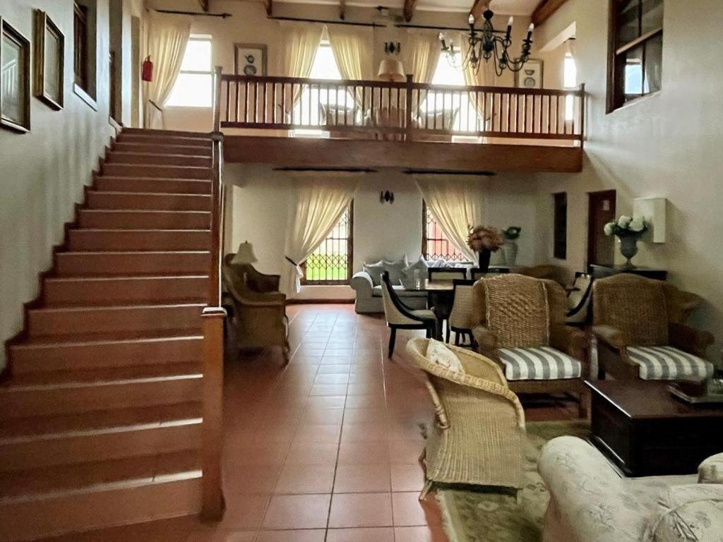 Hole In One Hotel Roodepoort Ngoại thất bức ảnh