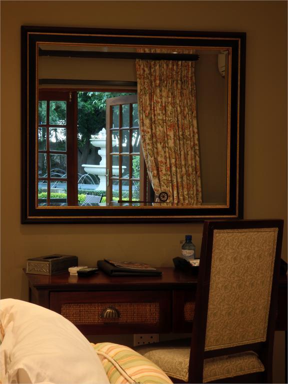 Hole In One Hotel Roodepoort Ngoại thất bức ảnh