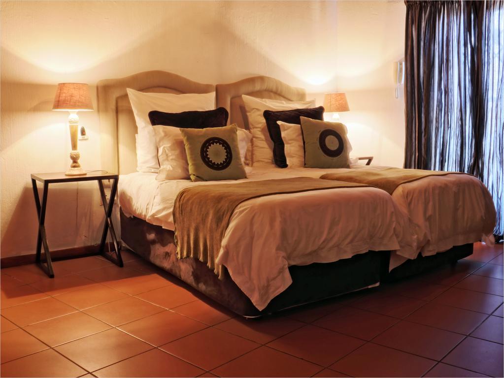 Hole In One Hotel Roodepoort Ngoại thất bức ảnh