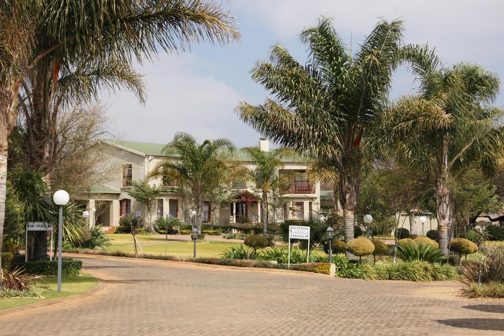 Hole In One Hotel Roodepoort Ngoại thất bức ảnh